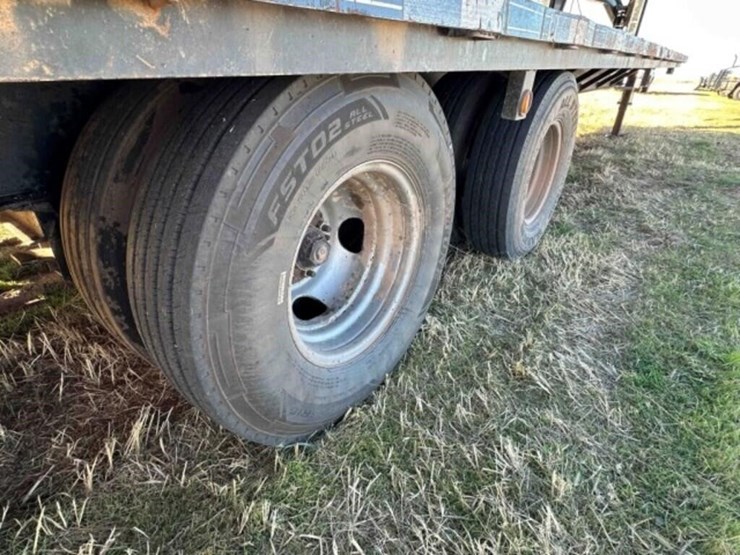 2008-titan-trailer-image-11