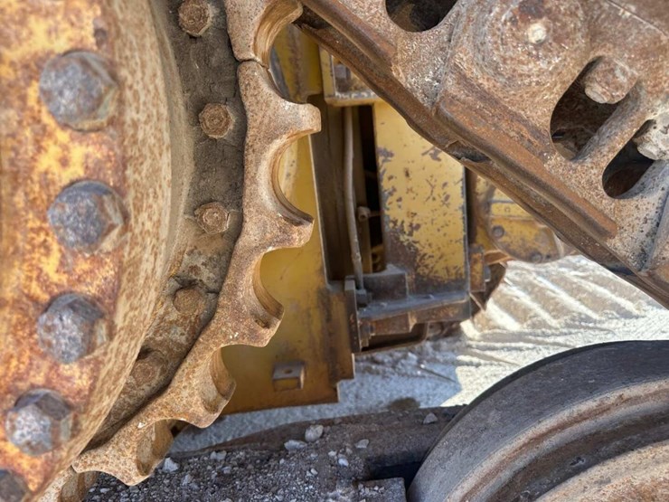 2008-caterpillar-d6t-image-6