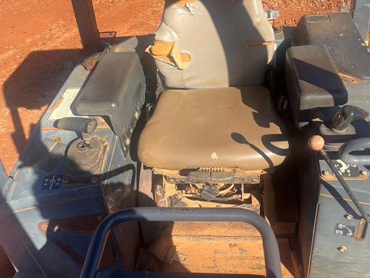 2010-deere-450j-lgp-image-22