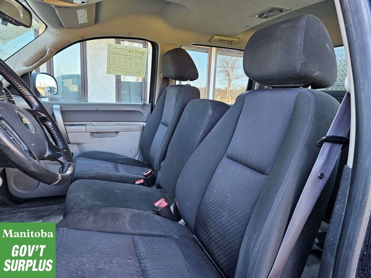 2012-chevrolet-silverado-2500hd-image-27