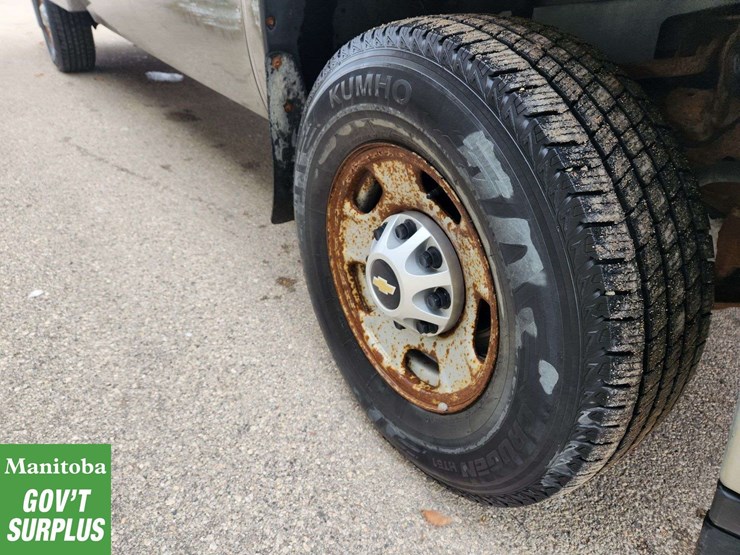 2012-chevrolet-silverado-2500hd-image-14