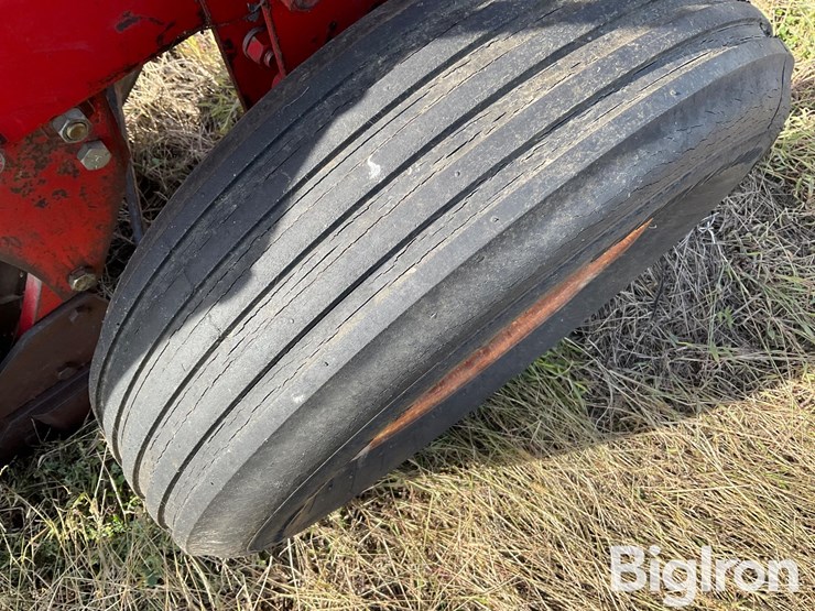 1982-white-588-image-9