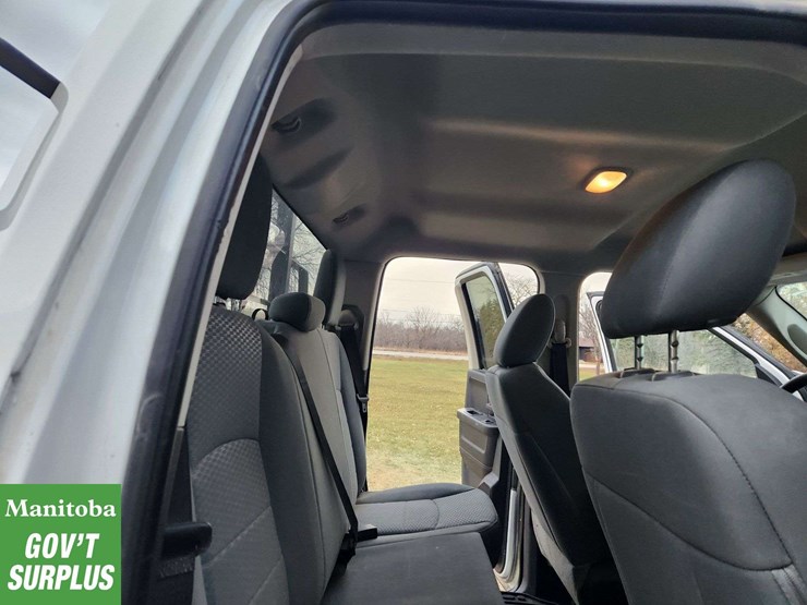 2014-dodge-1500-image-38