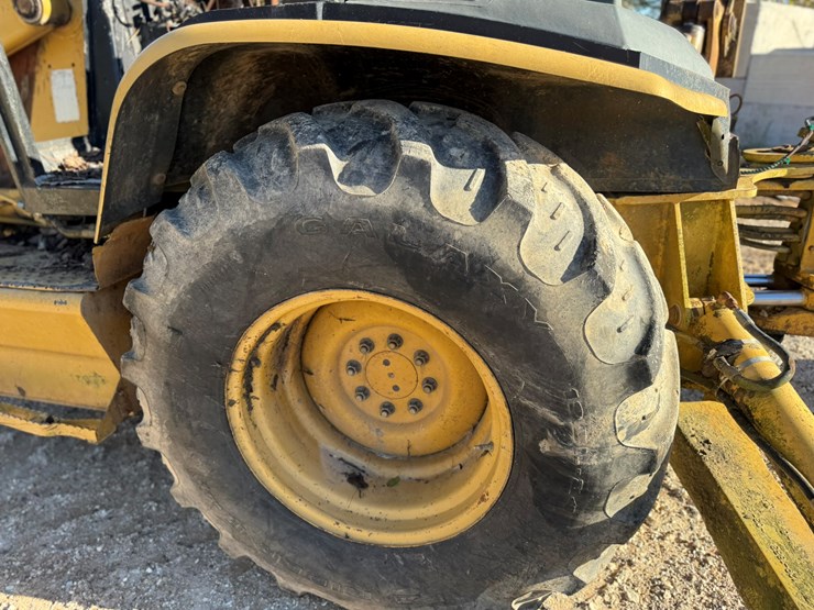 caterpillar-420d-image-47