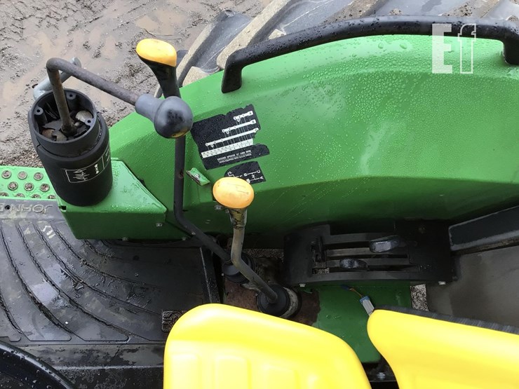 2004-john-deere-5220-image-16