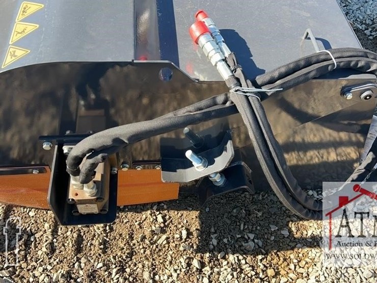 new-72"-wig-box-broom-sweeper-image-4