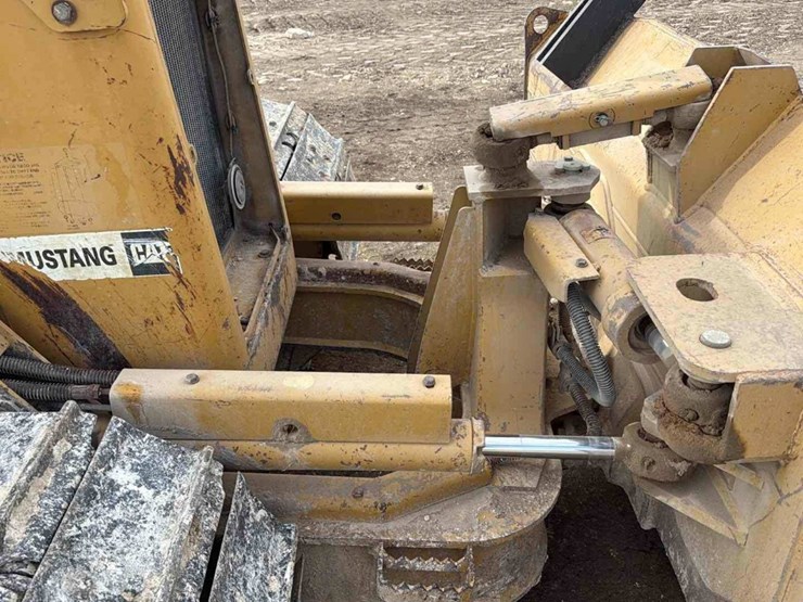 caterpillar-d5g-lgp-image-11