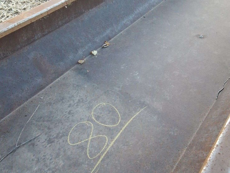 steel-feed-bunk-on-legs,-20ft,-38''-wide-image-6