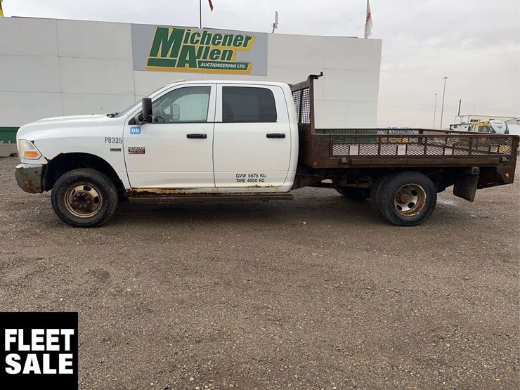 2011-dodge-3500-image-2