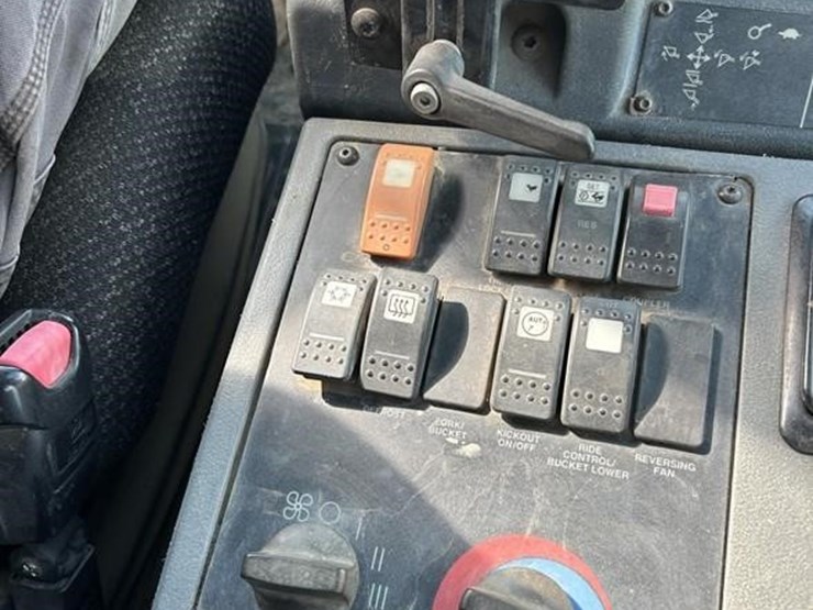 2004-caterpillar-928g-image-29