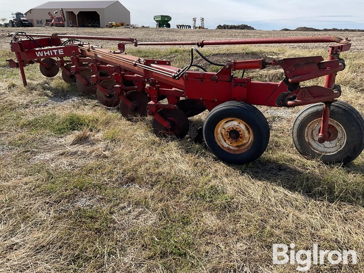 1982-white-588-image-7