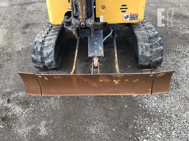 2016-deere-17g-image-15