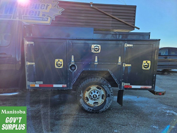 2012-chevrolet-silverado-2500hd-image-10