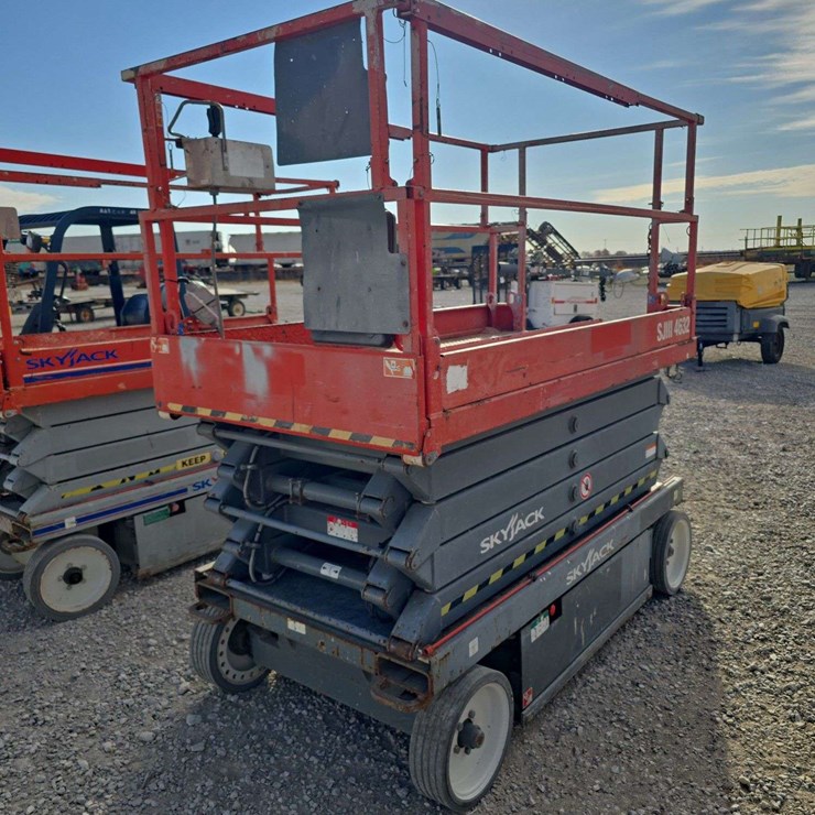 2015 Skyjack SJ4632 Electric Scissor Lift 297.9 Hours, Everything works as it should, 38ft working height