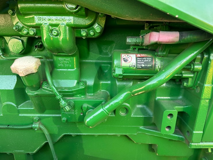 2013-john-deere-8285r-image-32