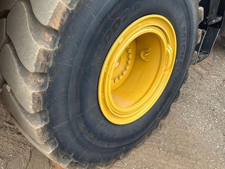 2020-caterpillar-962m-image-16