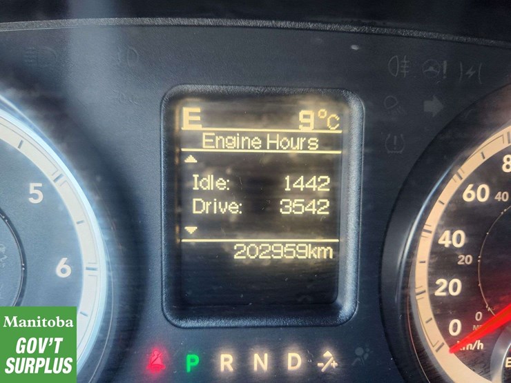 2015-dodge-1500-image-24