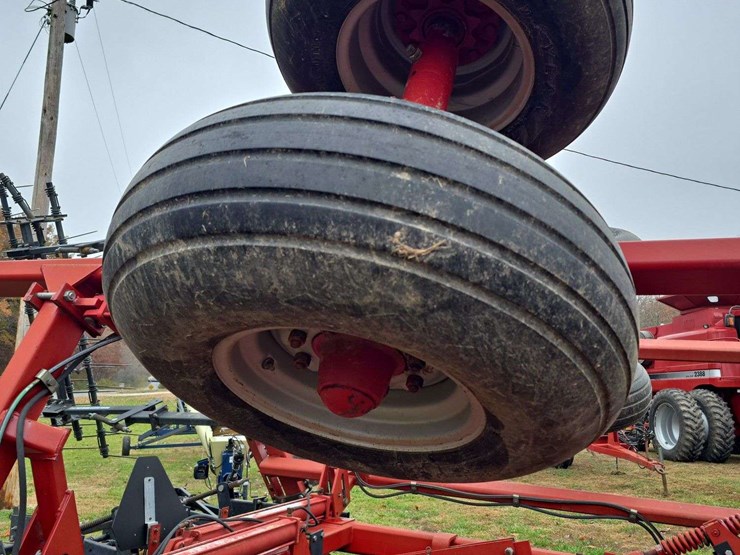 case-ih-3950-image-12