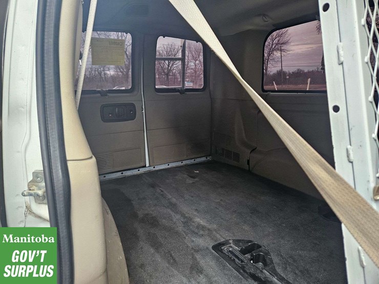 2011-chevrolet-express-1500-image-36