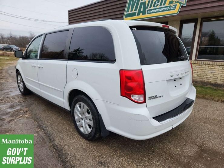 2015-dodge-grand-caravan-image-10