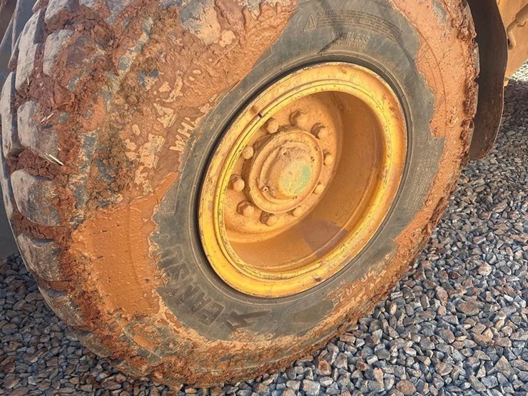 2011-volvo-l60f-image-9