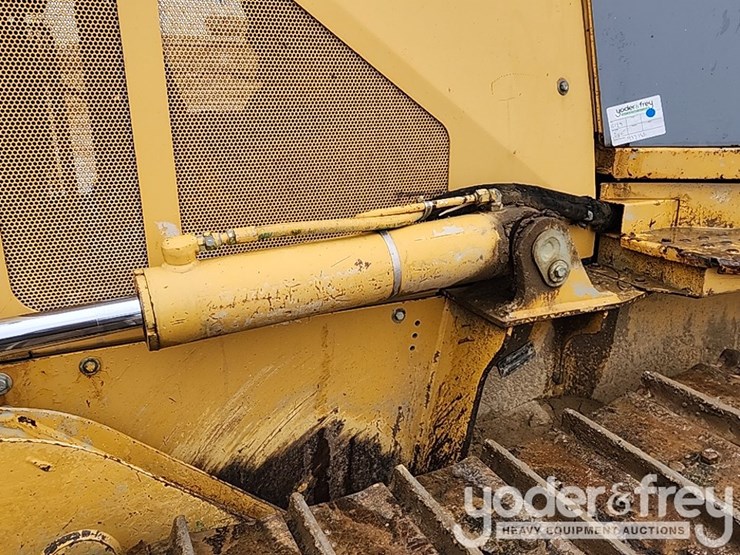 2004-deere-700h-image-22