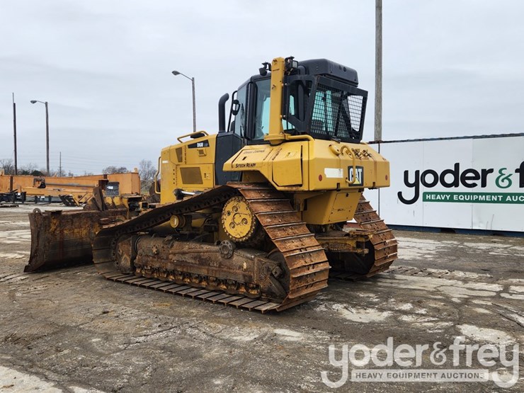 2016-caterpillar-d6n-image-3