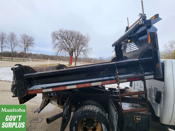 2013-chevrolet-silverado-3500hd-image-10