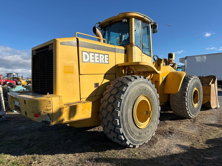 1999-deere-744h-image-11