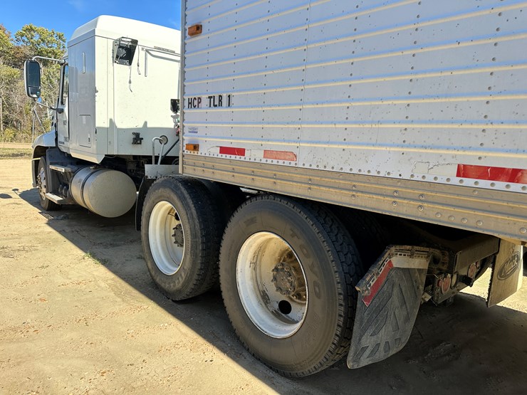 #33712-•-2011-mack-cxu-t/a-sleeper-truck-tractor-1m1aw09y5bm013138-image-4