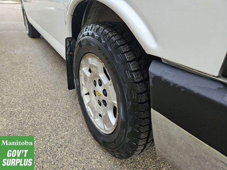 2011-chevrolet-express-1500-image-15