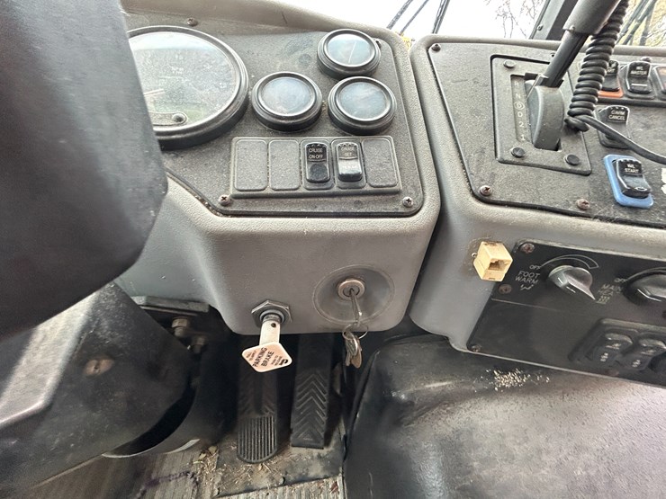 2006-caterpillar-c7-image-41