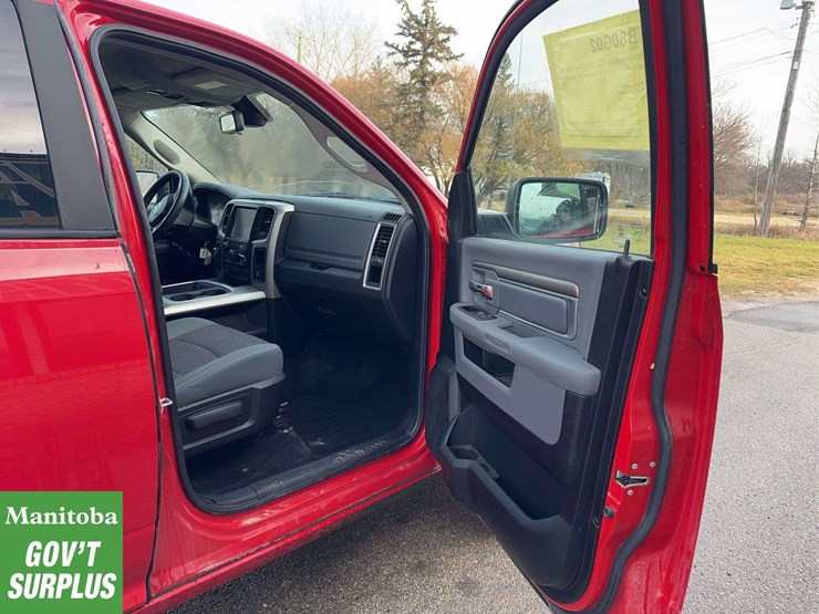 2016-dodge-1500-image-18