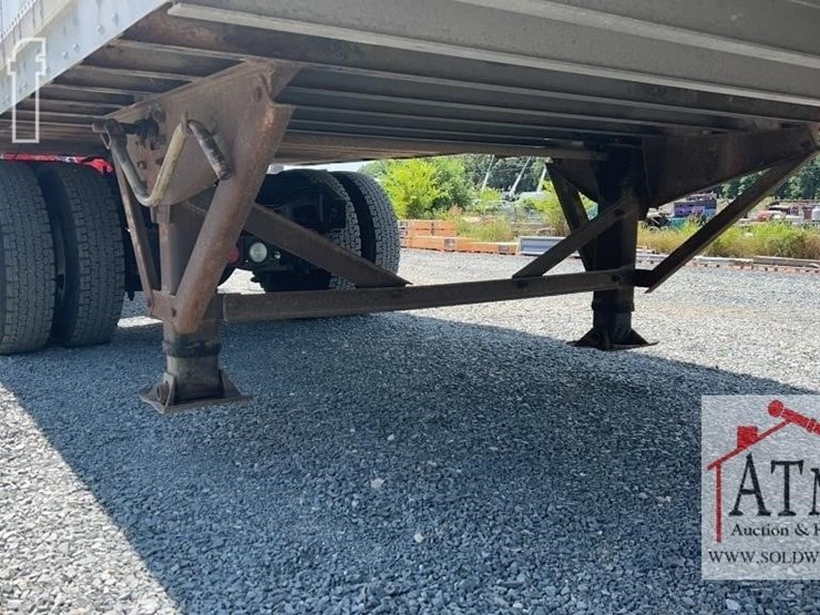 2000-strick-trailer-image-4