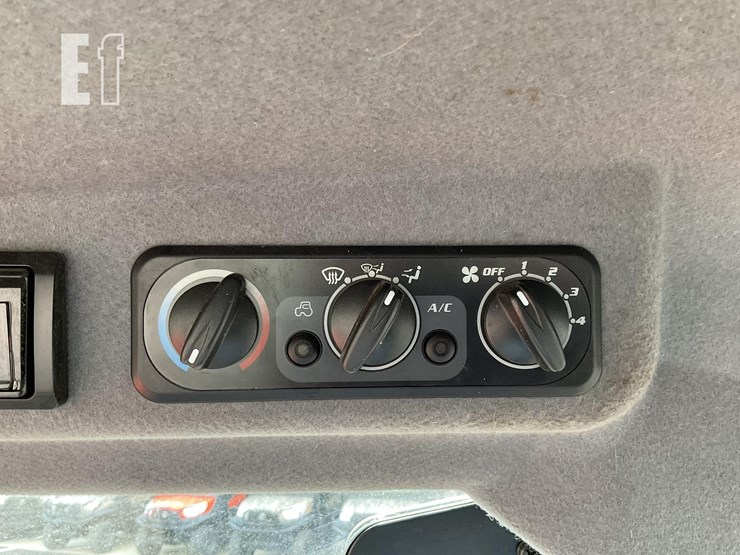 2016-kubota-m7060hdc-image-20