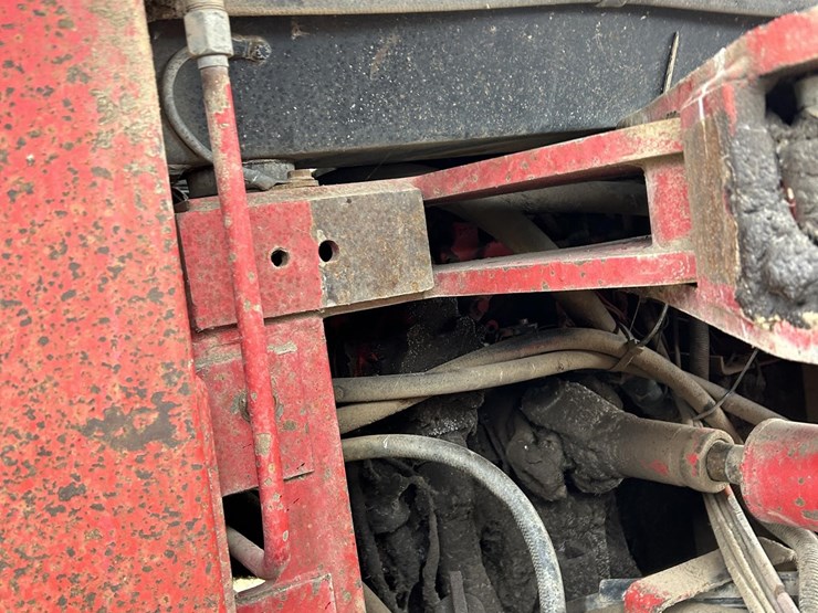 1985-versatile-856-image-18