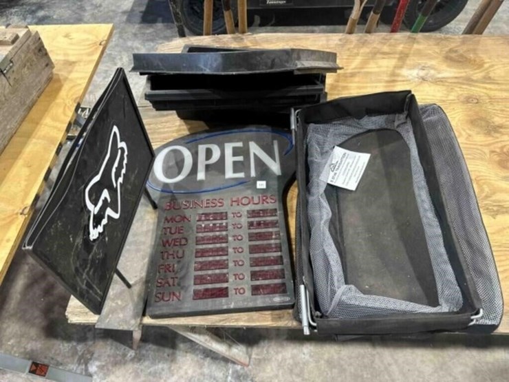 2-kobalt-bags,-trays,-signs-image-1