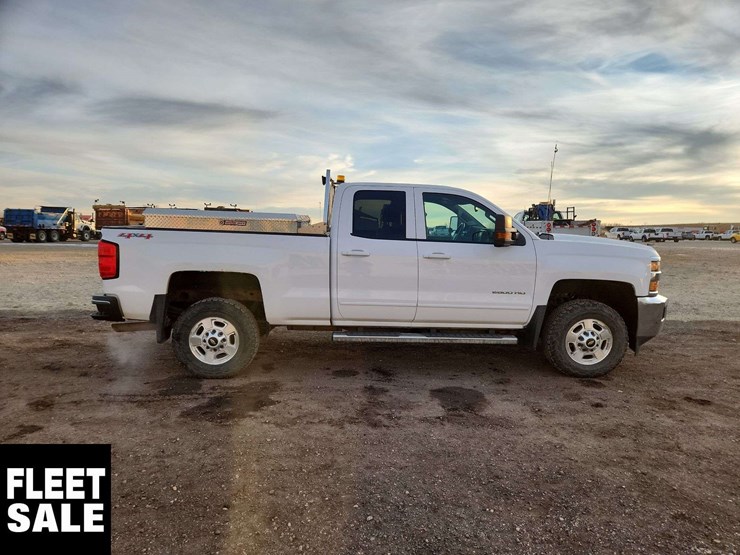 2015-chevrolet-silverado-2500hd-image-23