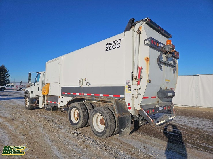 2009-international-workstar-7400-image-3