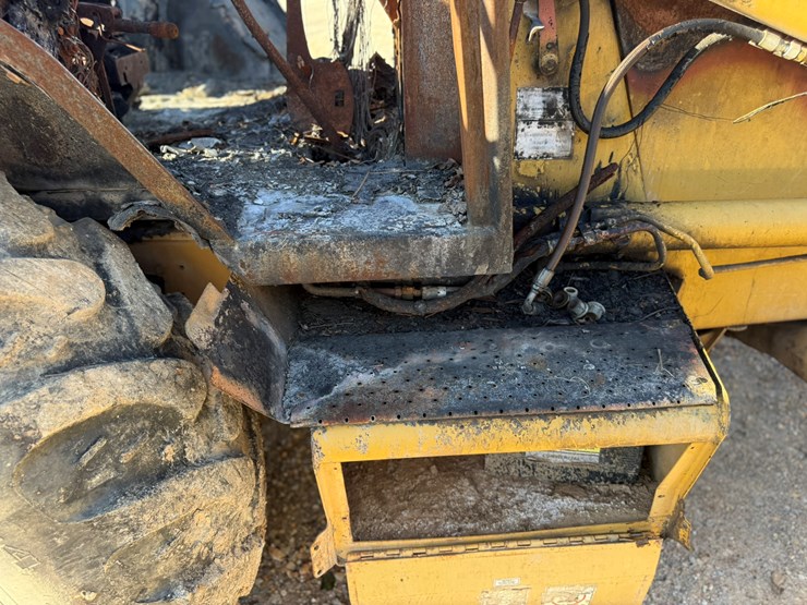 caterpillar-420d-image-73