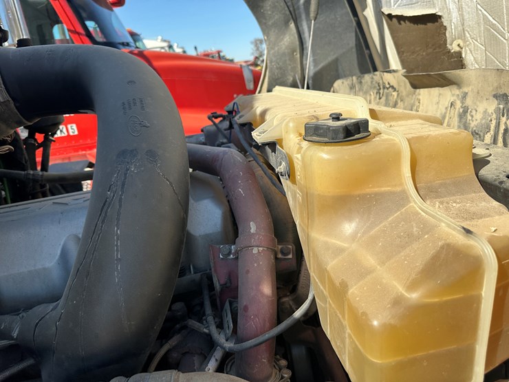 #33704-•-2011-mack-cxu-t/a-sleeper-truck-tractor-1m1aw09y8bm013165-image-57