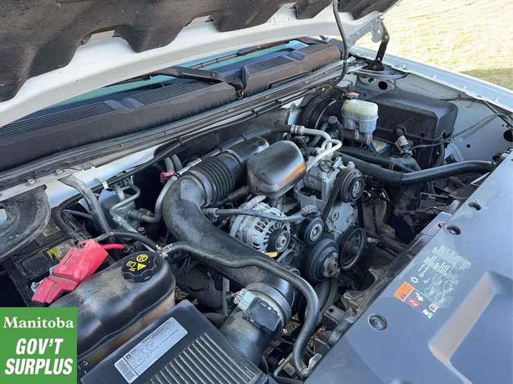 2011-chevrolet-silverado-1500-image-24