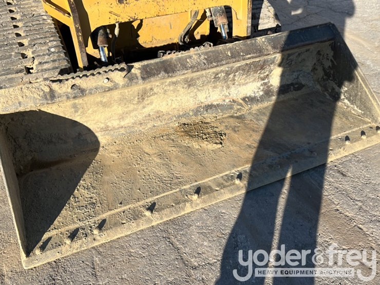 2019-caterpillar-279d3-image-13