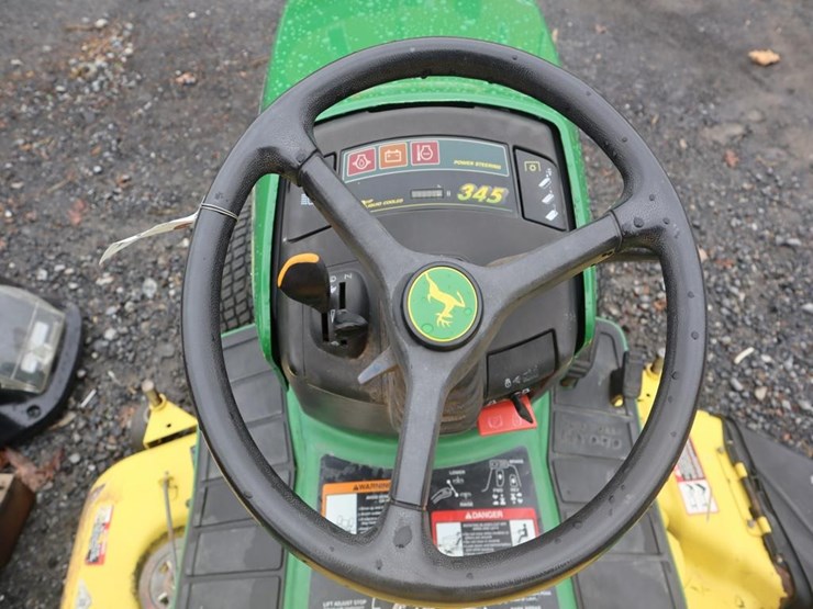 john-deere-345-image-17