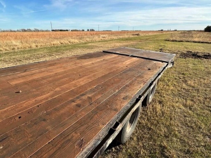 2008-titan-trailer-image-6