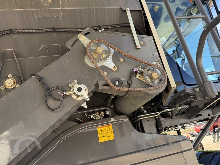 2022-claas-lexion-7500-image-46