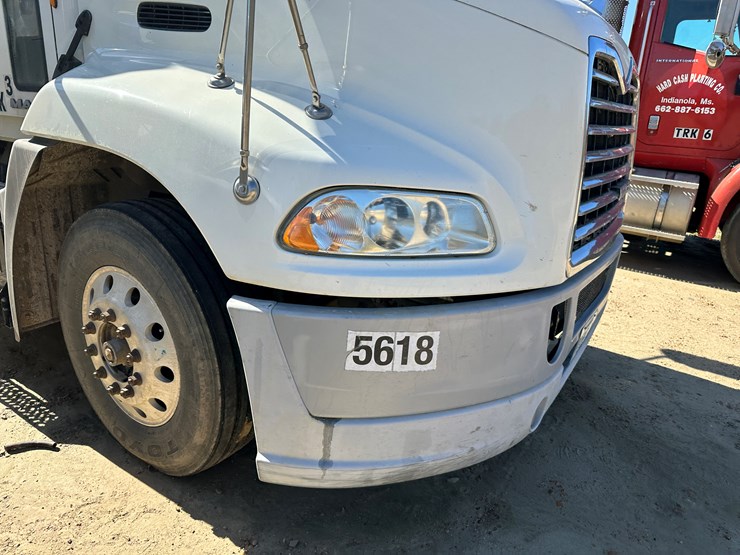 #33712-•-2011-mack-cxu-t/a-sleeper-truck-tractor-1m1aw09y5bm013138-image-40