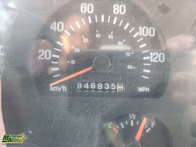 2002-sterling-lt9500-image-21