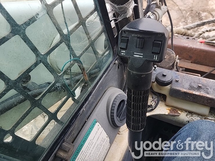 2007-bobcat-s300-image-26