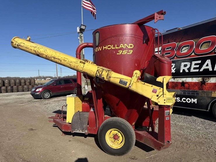 new-holland-353-image-2